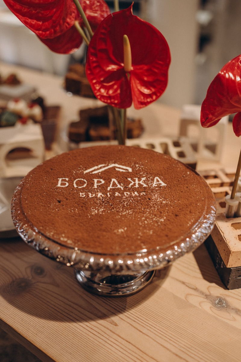 Брандирана торта за фирмено събитие